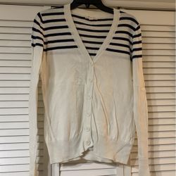 Women’s Sweater (size M)