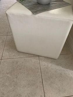 Large cube in faux leather