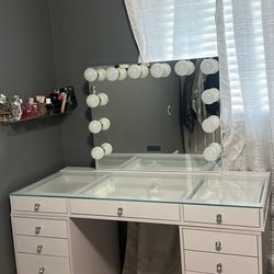 Impressions Vanity