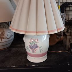 Vintage Floral Crock Pot Lamp.