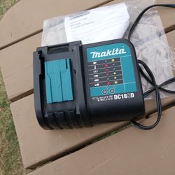 Makita Charger 