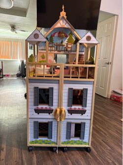 KidKraft folding dollhouse