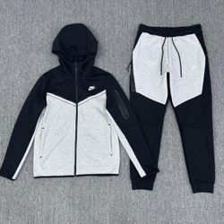 Nike Sportswear Tech Fleece Full Zip Hoodie & Joggers Set