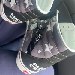 Disney Mickey Mouse Vans Men’s Size 12