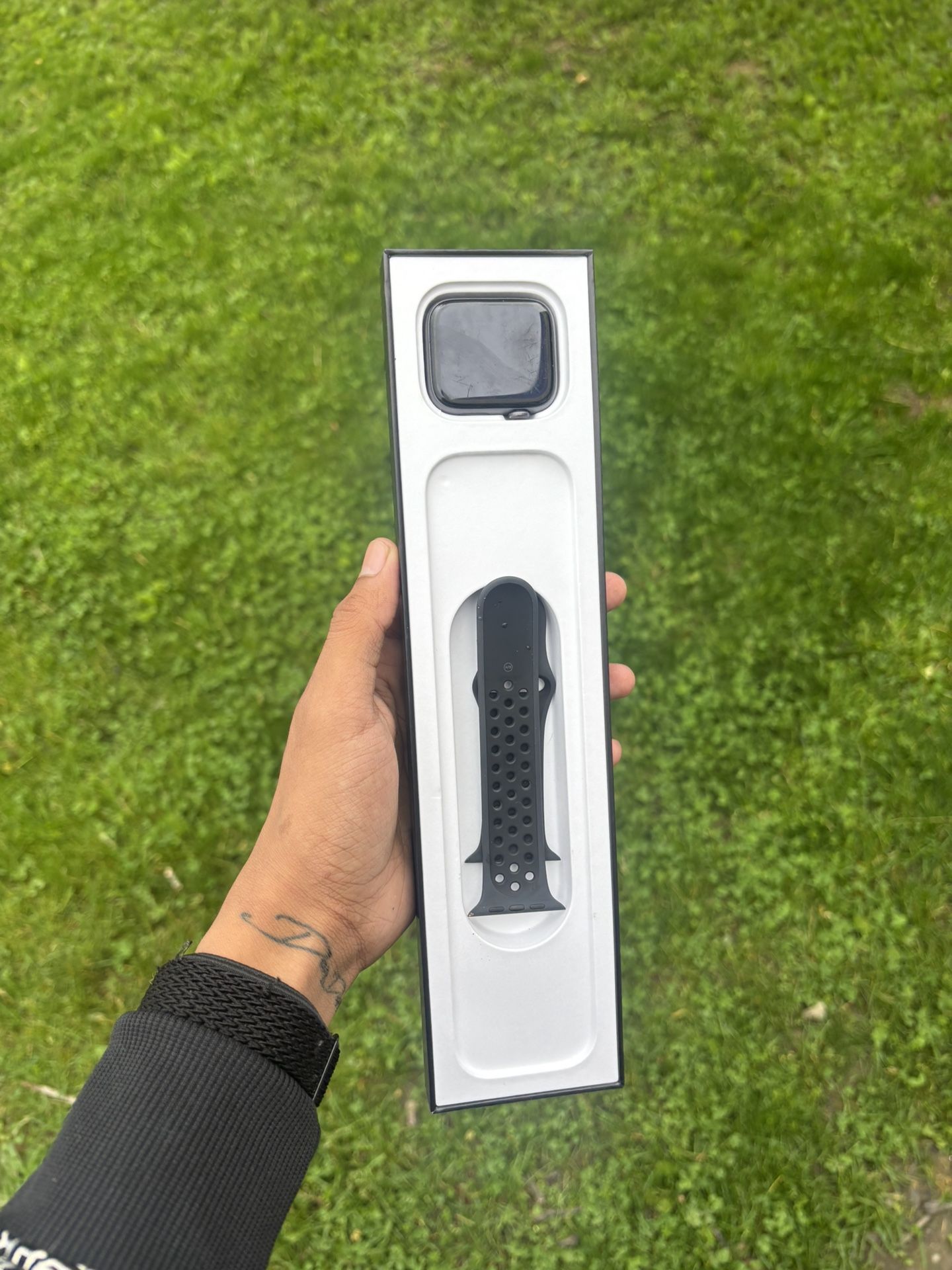 Nike Apple Watch SE 44mm Aluminum