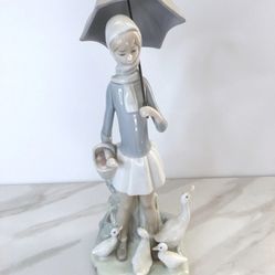 Vintage Lladro "Girl with Umbrella and Geese" Figurine  Fulgencio Garcia