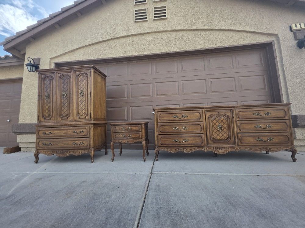 Dresser Set By Thomasville