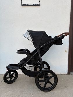 Jeep Altitude Compact Travel Stroller by Delta Children