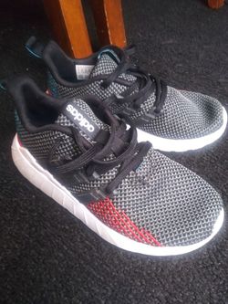 Boys adidas sz 3