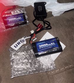3000mAh 7.4V Li-ion battery pack .