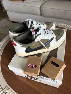Jordan 1 Travis Scott Medium olive size 8.5