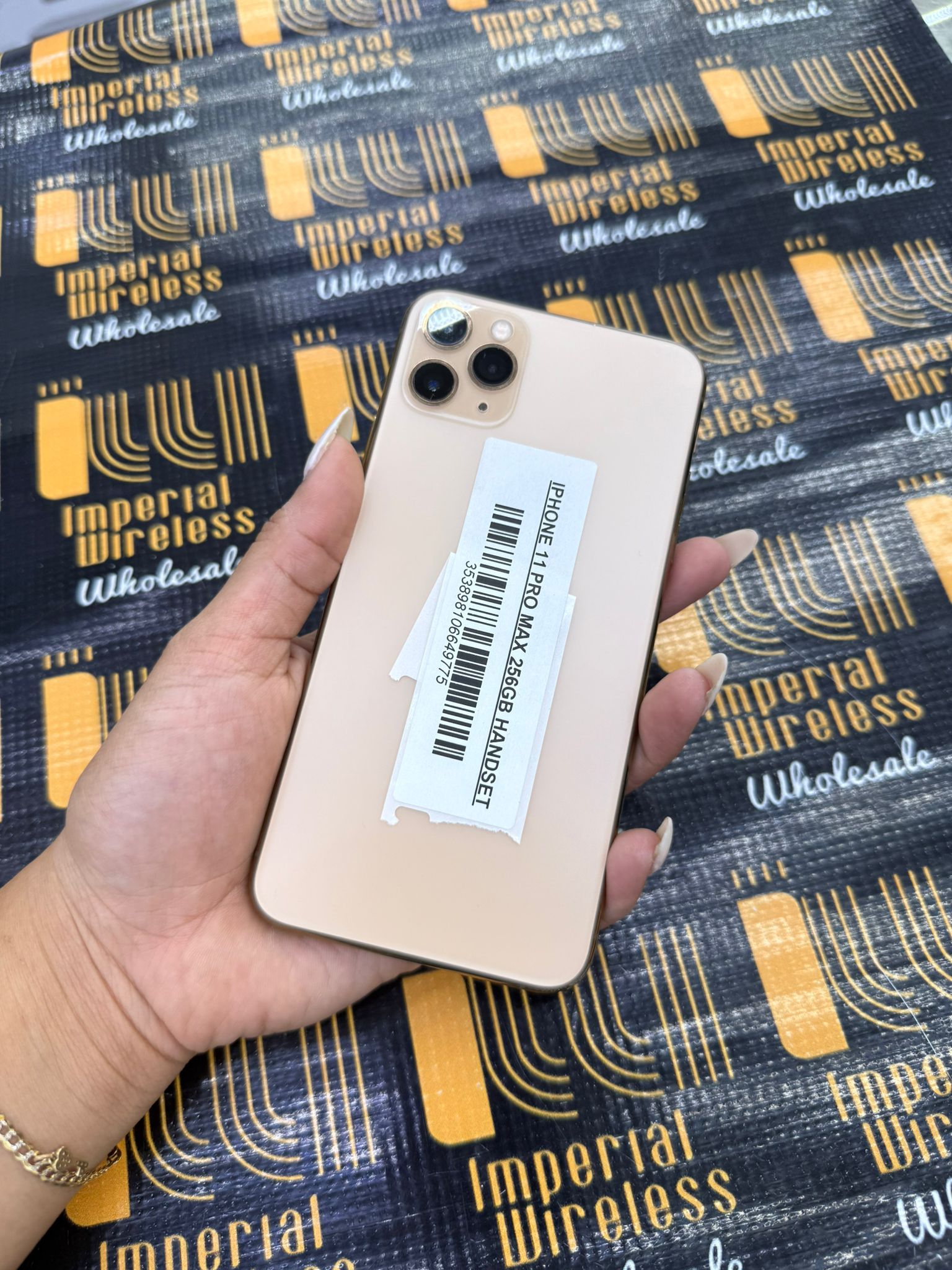 Apple iPhone 11 Pro Max – 256GB (Gold | Phone Only)