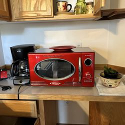 Cute New Retro Red Microwave for Sale in Portland, OR - OfferUp