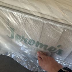 Jerome’s Queen Mattress