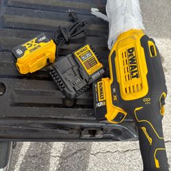 New  DCE800 Dewalt brushless motor sander