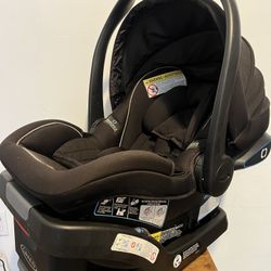 Graco Snugride Car seat 