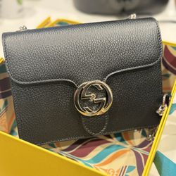 INTERLOCKING LEATHER CROSSBODY BAG Gucci 