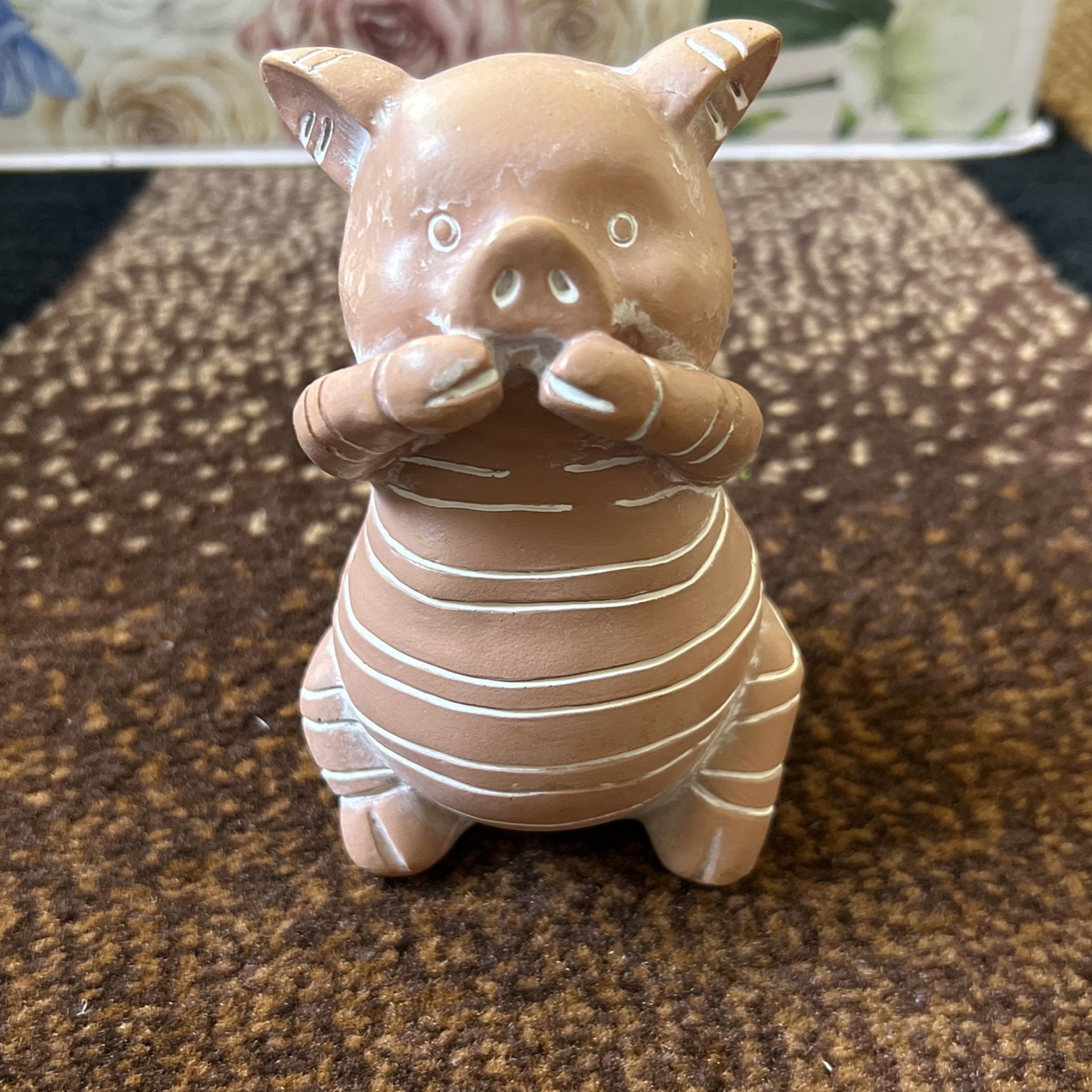 Little Piggy Statue