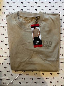Mens medium Gap shirtsleeve shirt