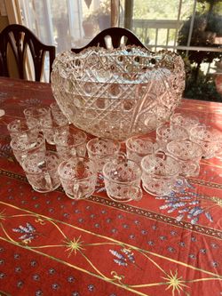 Gorgeous Daisy & Button Punch Bowl Set w/ 16 Cups!
