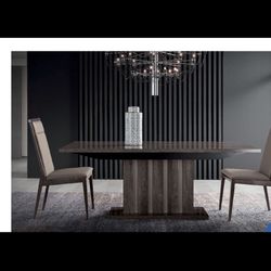 Extendable Dining Table