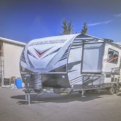 2022 SHOCKWAVE 26 QSGDX  toy Hauler 