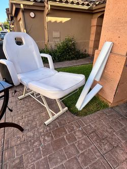 Moving sale