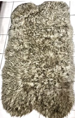 New - Faux Lamb Skin Rug