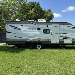 23 Ft Travel Trailer