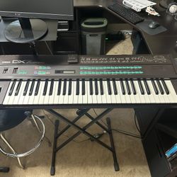 Vintage Yamaha DX7 Synthesizer-Excellent Condition!!!