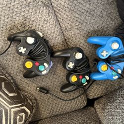 GameCube Controllers 