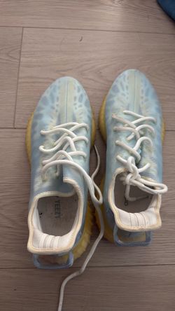 Yeezy 350 v2 ice Blue Size 9.5