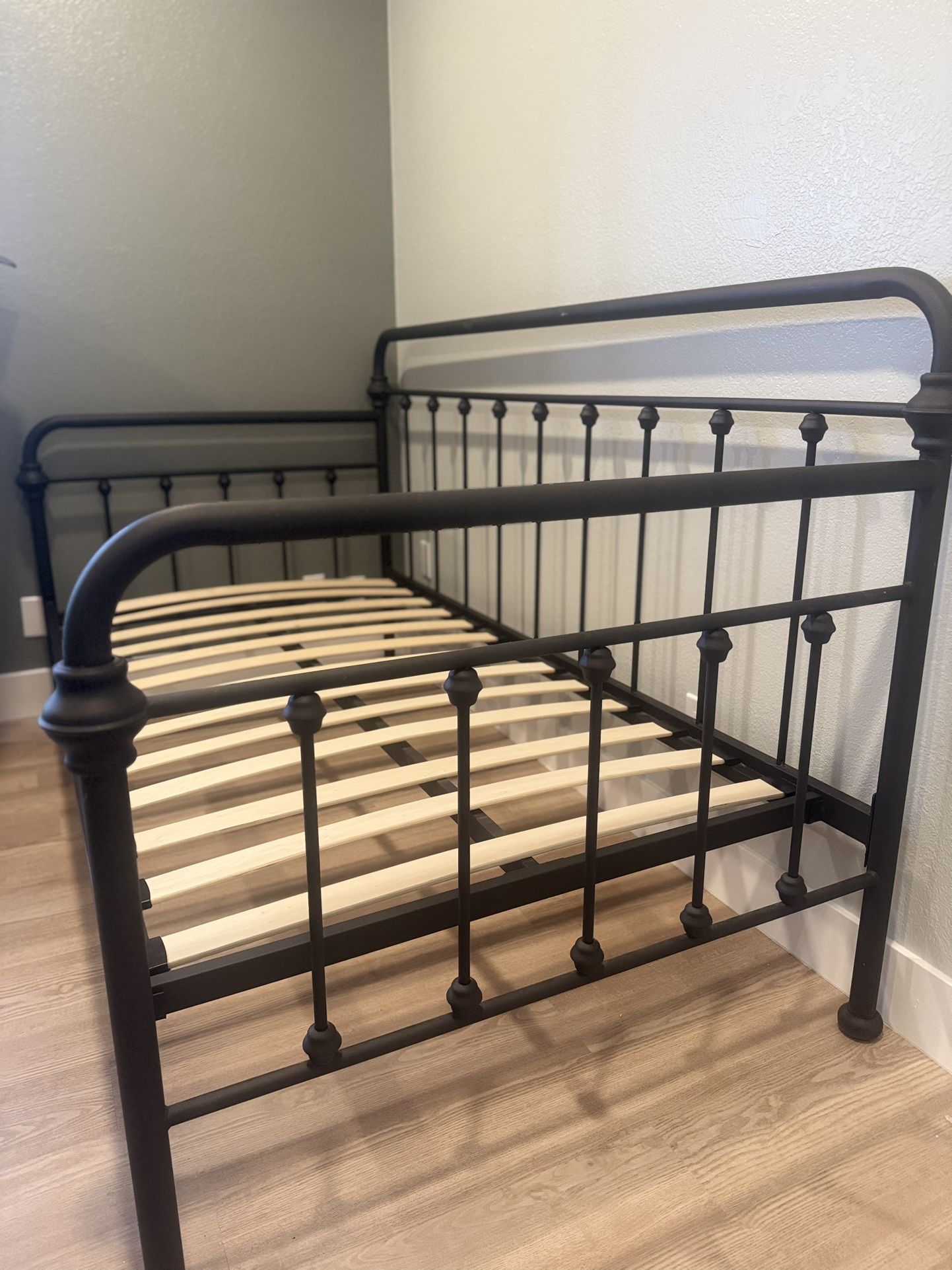 Twin Metal Black Day Bed