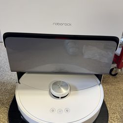 Roborock S8 MaxV Ultra Robot Vacuum & Sonic Mop, 10000 Pa Suction, Corner to Edge Deep Cleaning, Hot Air Self-Drying, Auto Empty & Refill, Detergent D