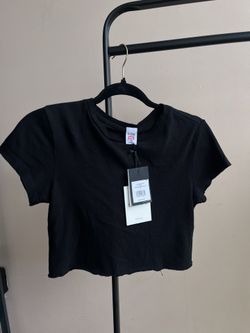 New RE/DONE x Hanes Cropped 60's Slim Tee in Black 