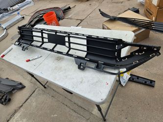 Kia K4 grille plastic oem