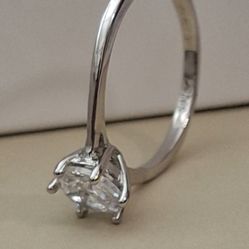Anillo https://offerup.com/redirect/?o=RGUubW9kYQ== #7 En Redwood City $12