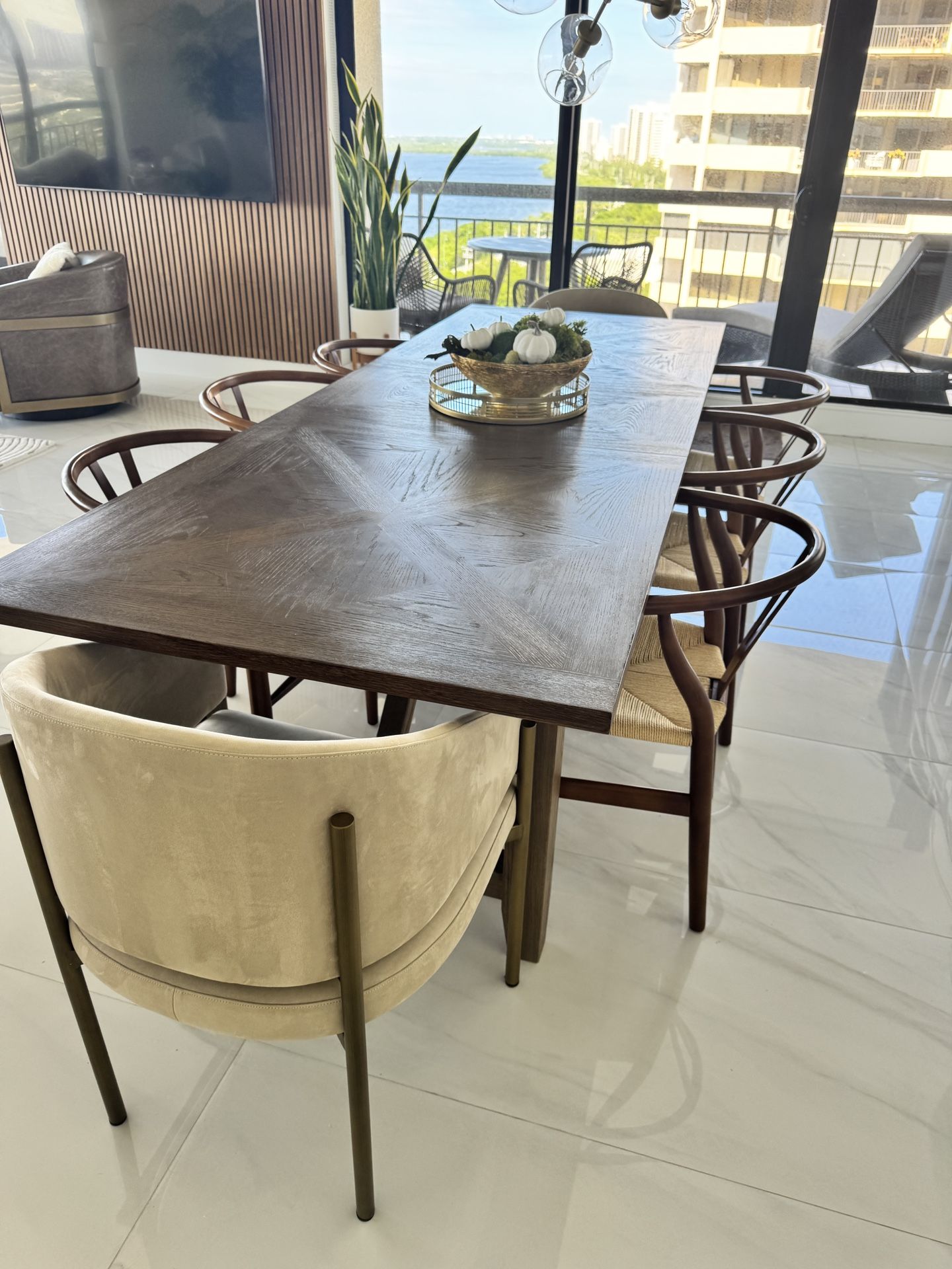 DINING TABLE Extendable