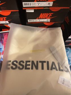 Essential hoodie buttercream