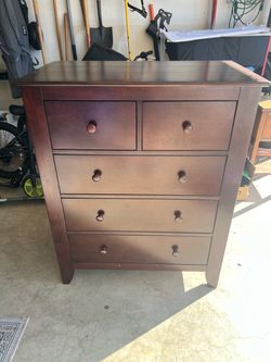 Dark Wood 5-Drawer Dresser