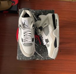 Air Jordan 4 Military Black