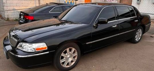 2011 Lincoln Town Car