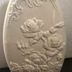 Lenox “Embossed Roses” Beige Porcelain Vase 24K Gold Trims 8.25” Tall