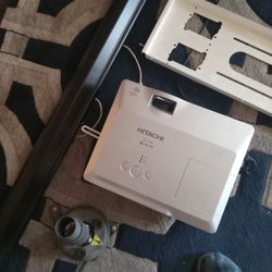 Hitachi Projector And Screen
