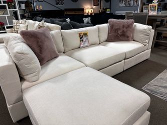 Perfect modular sofa! $999 🛋️🧡✨