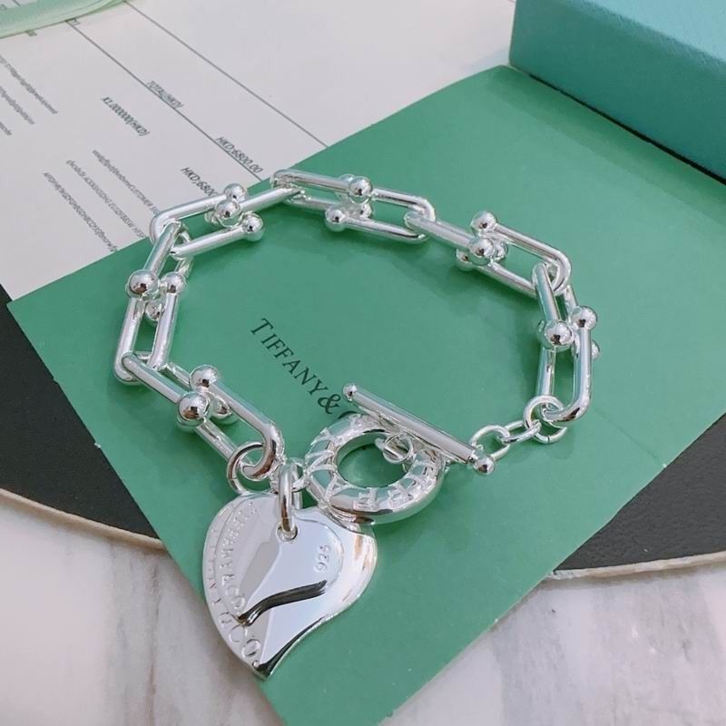 Tiffany & Co. Return to Tiffany Heart Tag Bracelet