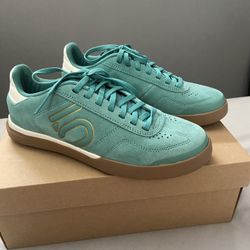 Adidas Women’s Sleuth 
