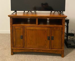 TV Stand/Entertainment Center
