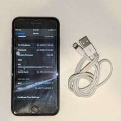 iPhone SE 64GB  Mint condition / Unlocked  / 2nd Gen 