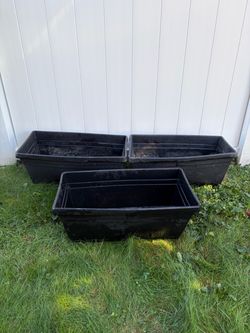 Deck railing planters